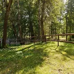 Mit Terrasse