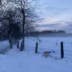 Mit Terrasse Дом отдыха